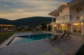 Kalabalık Aileler için Villa Kiralama & Fiyatları | Süper Villam 
