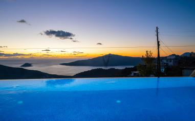 Villa Spring 1