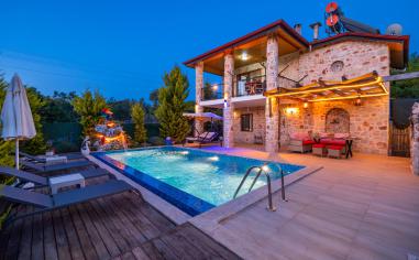 Villa Sunglow - Muhafazakar Havuz Alanlı Villa Kiralama