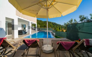 Villa Karcı
