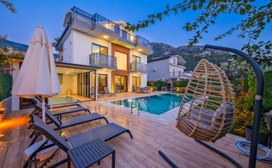 Villa Lotus Sea - Merkeze Yakın & Isıtmalı Havuzlu Kiralık Villa
