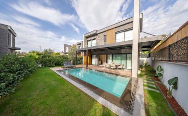 Villa Hola - Doğa Manzaralı, Geniş Bahçe Alanlı Kiralık Villa