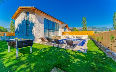 Villa Orion - Doğa Manzaralı & Jakuzili Villa Kiralama