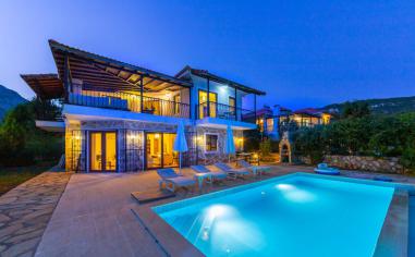 Villa Blue Cave