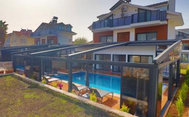 Villa Daisy - 10 Kişilik & Isıtmalı Havuzlu Kiralık Villa