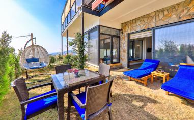 Villa Polaris