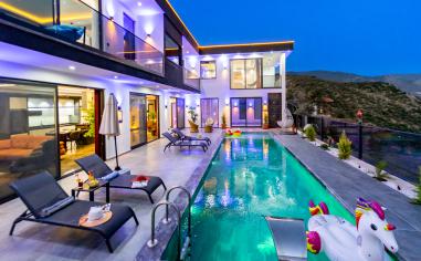 Villa Pool - Türk Hamamı, Sauna & Geniş Havuzlu Kiralık Villa