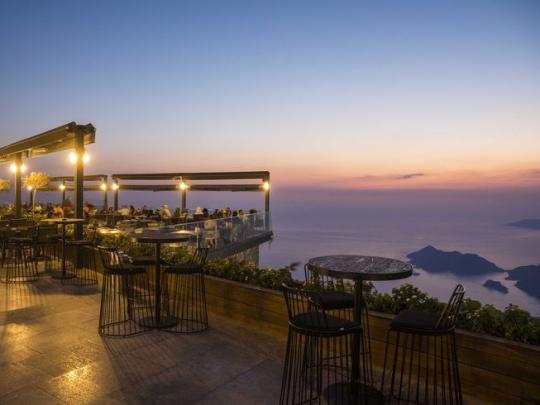 Discover Babadağ: Paragliding Adventures & Sky-High Dining in Ölüdeniz