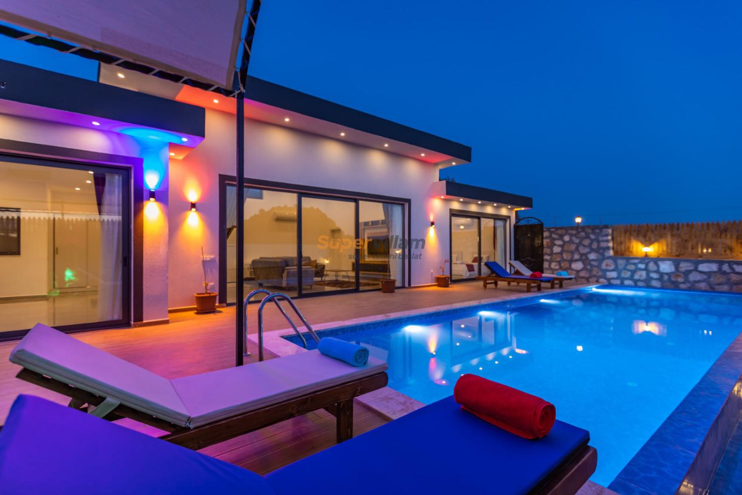 Dolunay-Villa-11_300.jpg