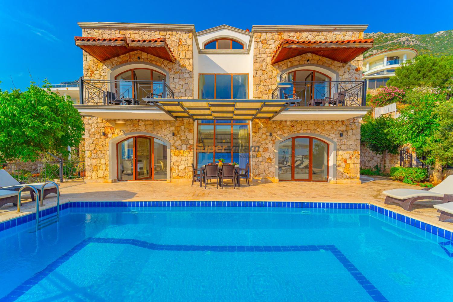super-villam-villa-malta-33_1620x1080_413.jpg