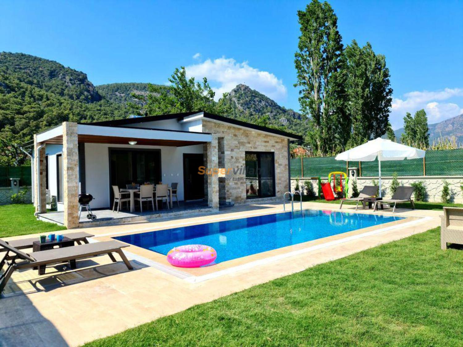 villa-calm-1-supervillam-2_694.jpeg