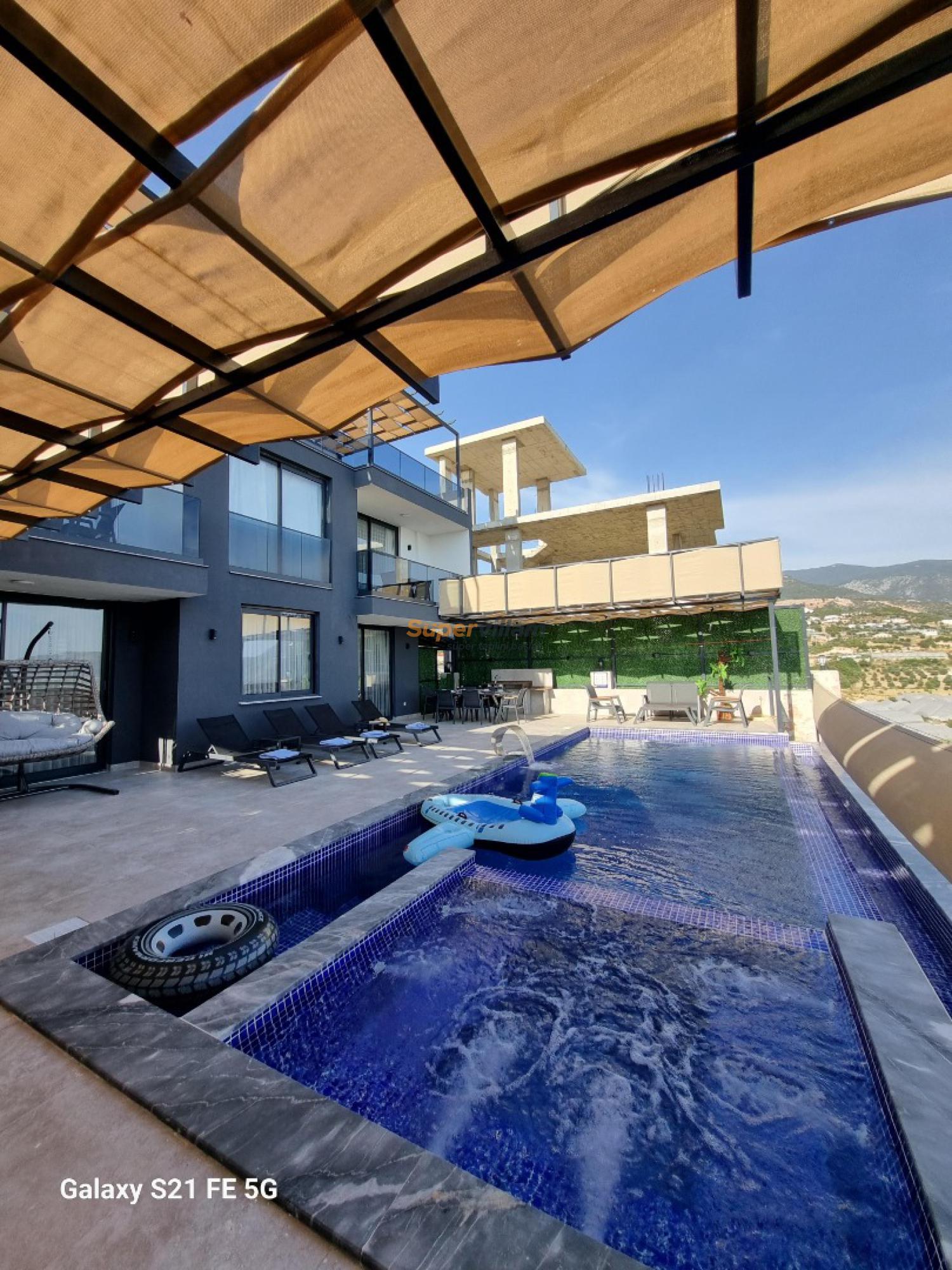 villa-salazar-super-villam-75_910.jpeg